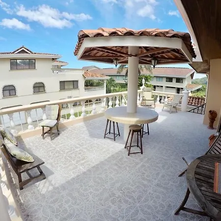 Las Palmas House Hermosa Hotel